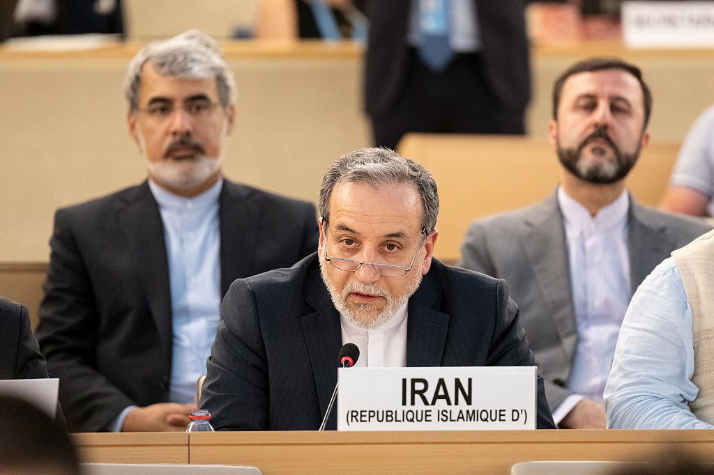 परमाणु समझौते पर नई हलचल: ईरानी विदेश मंत्री बातचीत के लिए स्विट्जरलैंड पहुंचे